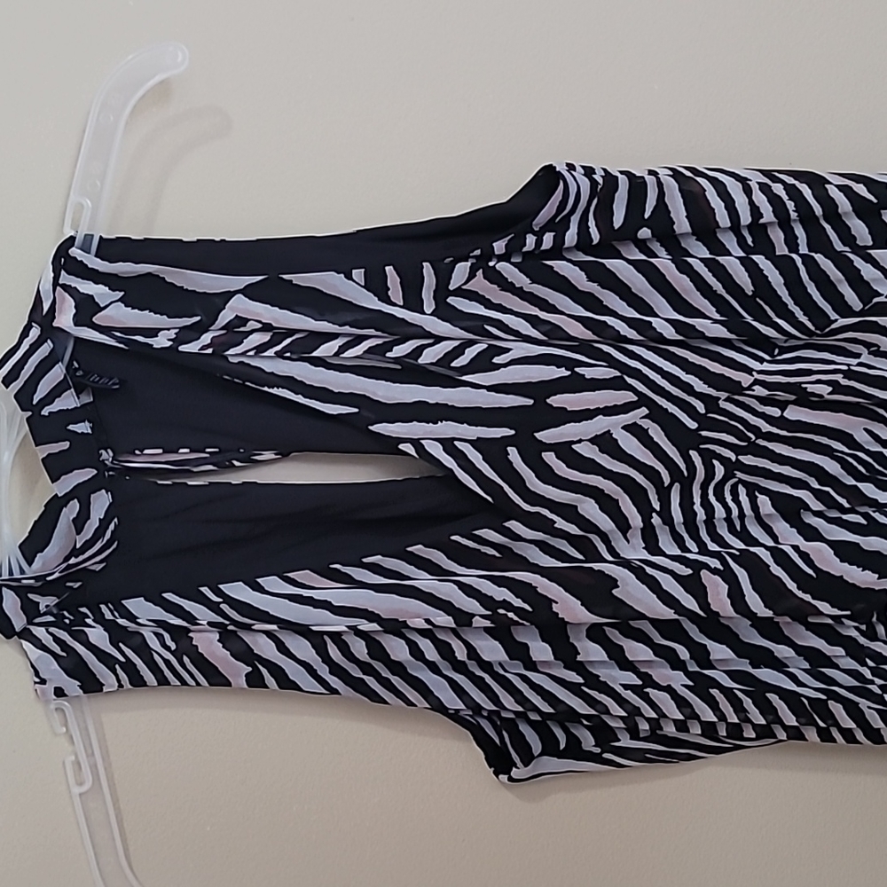 Dress - Picture 2 of 5